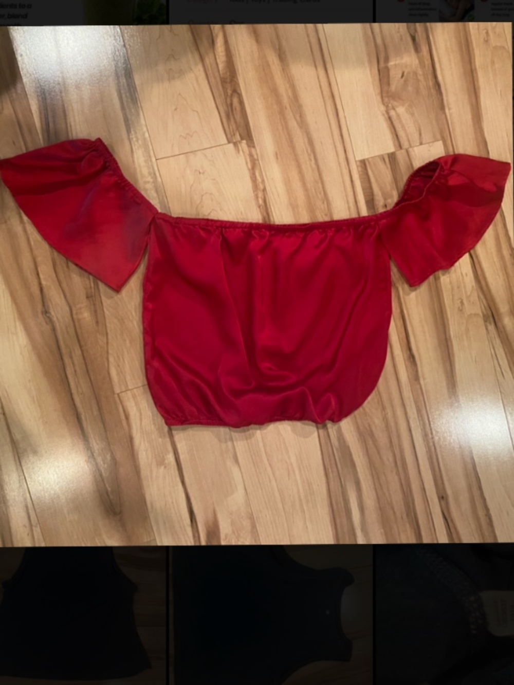 A’ Gaci Red Off-the Shoulder Blouse—Junior’s M